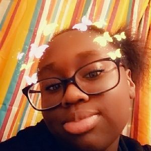 Meet your Posher, Janisha